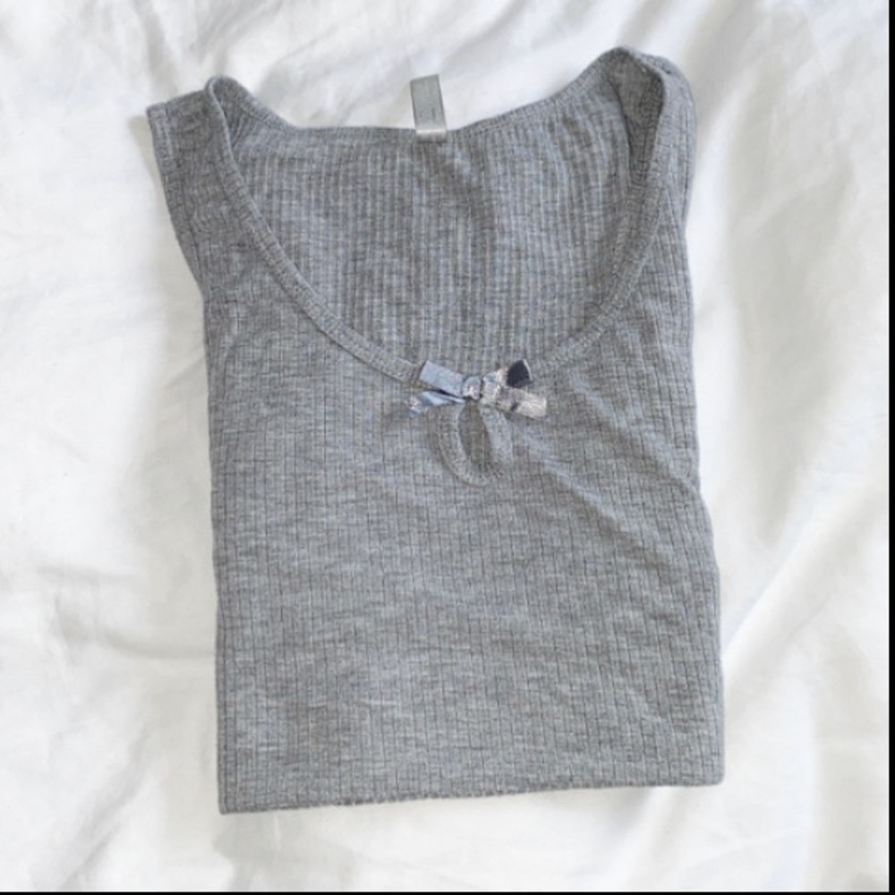 Gray bow tank top